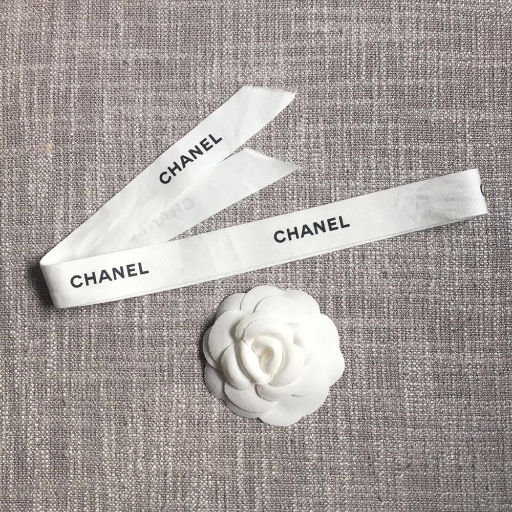 CHANEL Camellia and Ribbon Set